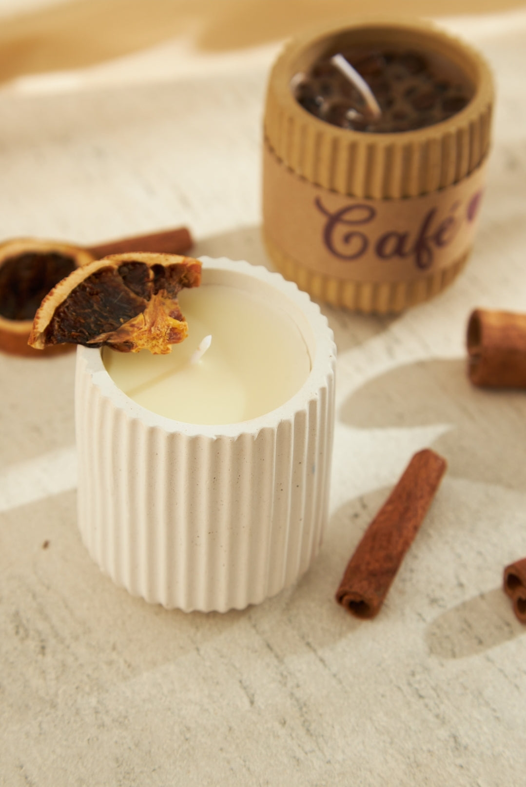 Vela Aromática Pillar - Cimento Branco