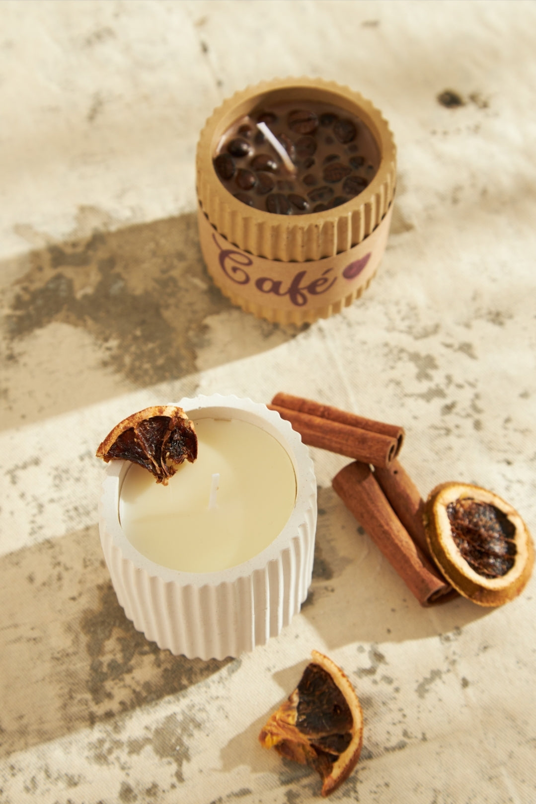 Vela Aromática Pillar - Cimento Branco
